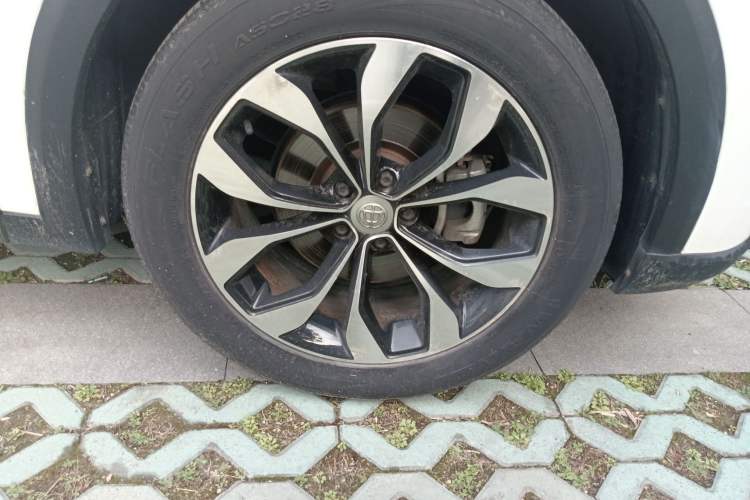 Used Brilliance V6 2018 1.5T Automatic Flagship Model Right Front Wheel Hub