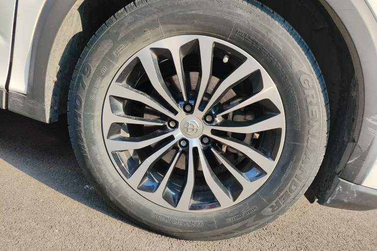 Used Brilliance V6 2018 1.5T Automatic Luxury Model Right Front Wheel Hub