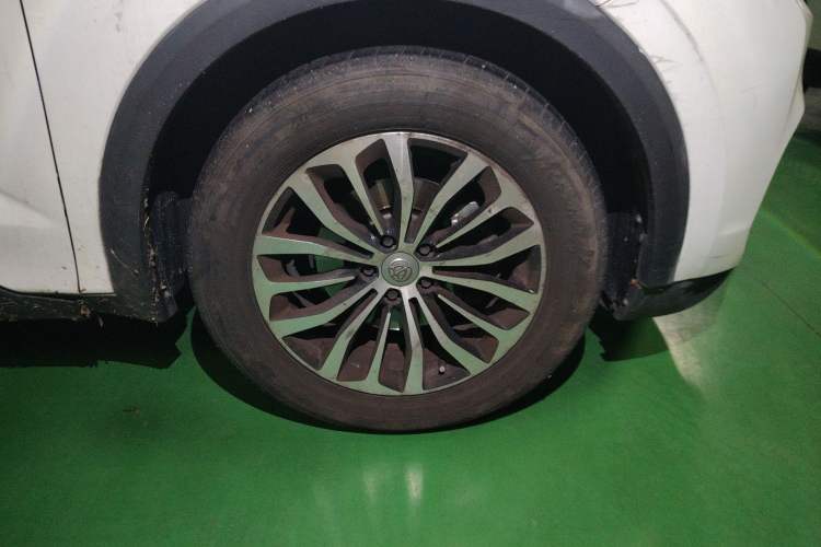 Used Brilliance V6 2018 1.5T Automatic Prestige Model Right Front Wheel Hub