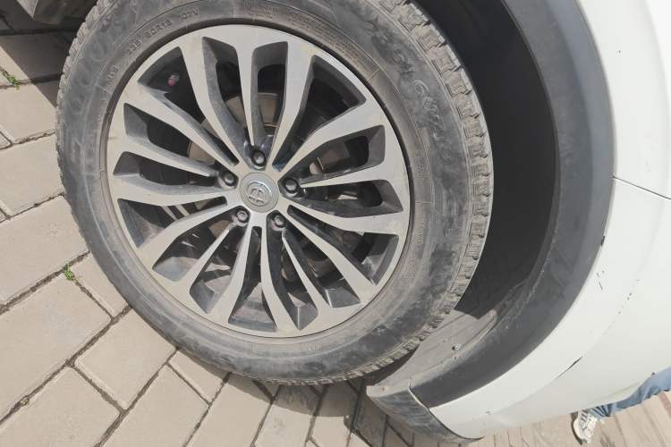 Used Brilliance V6 2018 1.5T Automatic Prestige Model Right Front Wheel Hub