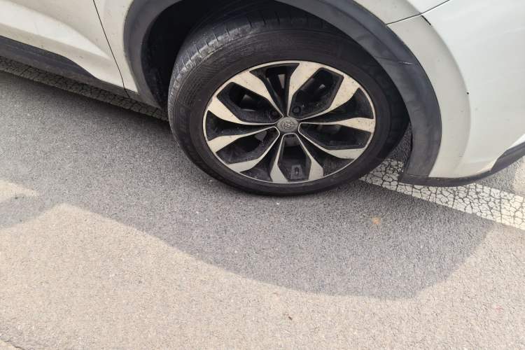 Used Brilliance V6 2018 1.5T Automatic Flagship Model Right Front Wheel Hub