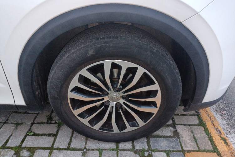 Used Brilliance V6 2018 1.5T Automatic Luxury Model Right Front Wheel Hub
