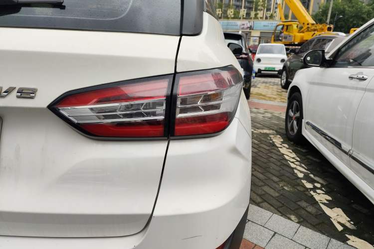 Used Brilliance V6 2018 1.5T Manual Elite Model Right Rear Taillight
