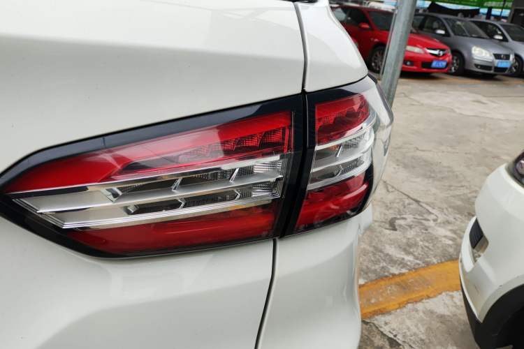 Used Brilliance V6 2018 1.5T Automatic Prestige Model Right Rear Taillight