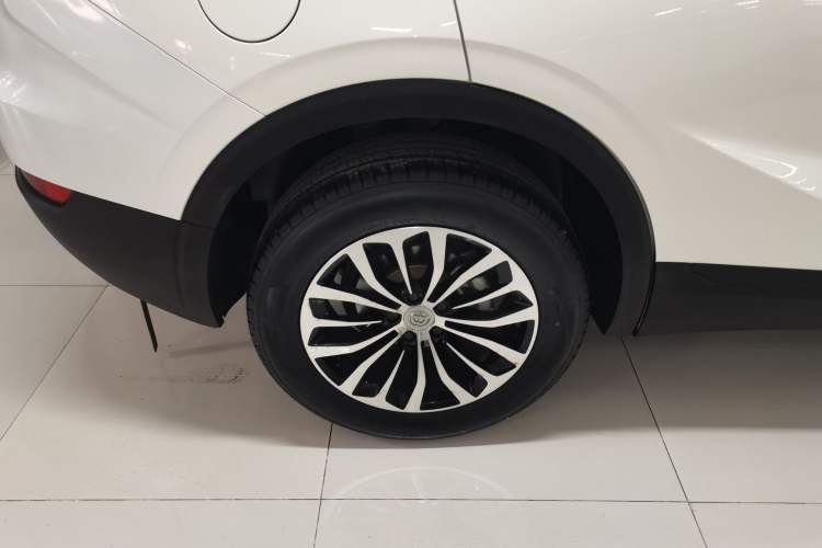Used Brilliance V6 2018 1.5T Automatic Luxury Model Right Rear Wheel Hub