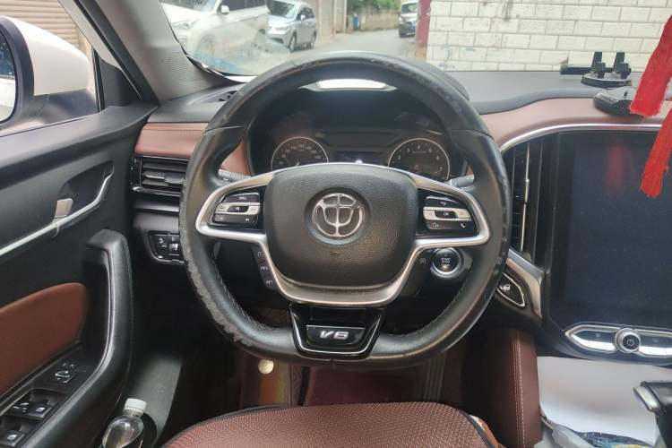 Used Brilliance V6 2018 1.5T Automatic Prestige Model Steering Wheel
