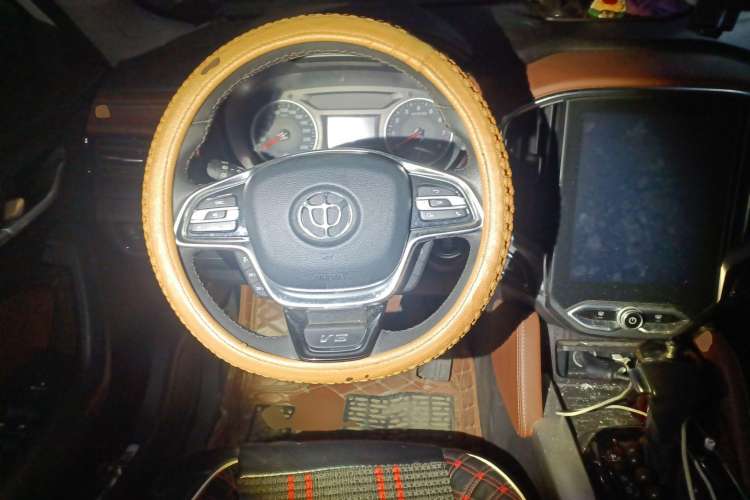 Used Brilliance V6 2018 1.5T Automatic Prestige Model Steering Wheel