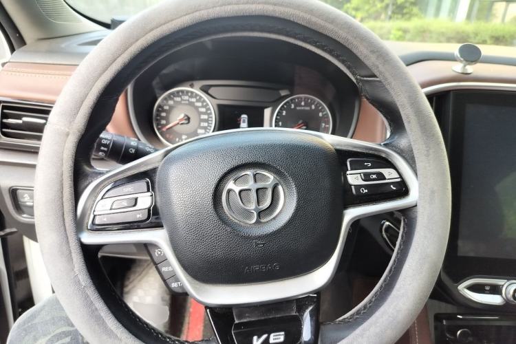 Used Brilliance V6 2018 1.5T Automatic Prestige Model Steering Wheel