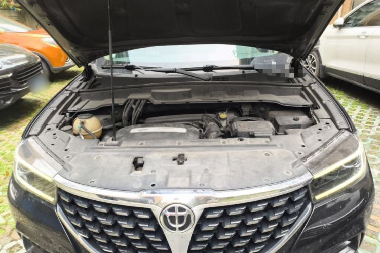 Used Brilliance V7 2018 280T DCT Luxury Model 5 Seats Engine Bay
