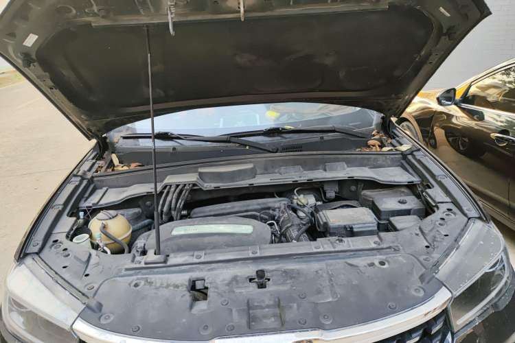 Used Brilliance V7 2018 280T DCT Luxury Model 5 Seats Engine Bay