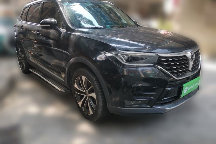 Used Brilliance V7 2018 280T DCT Luxury Model 5 Seats Front Right 45 Deg