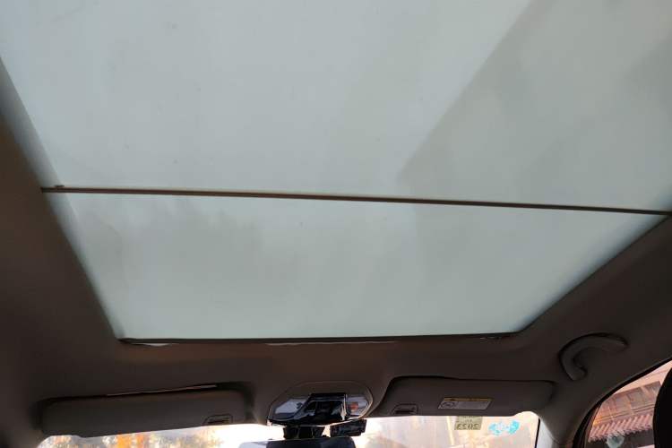 Used Brilliance V7 2018 280T DCT Luxury Model 5 Seats Headliner