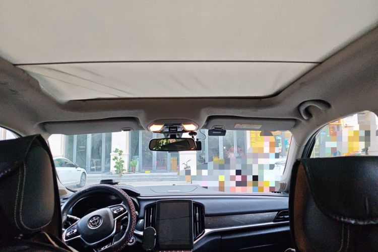 Used Brilliance V7 2018 280T DCT Luxury Model 5 Seats Headliner