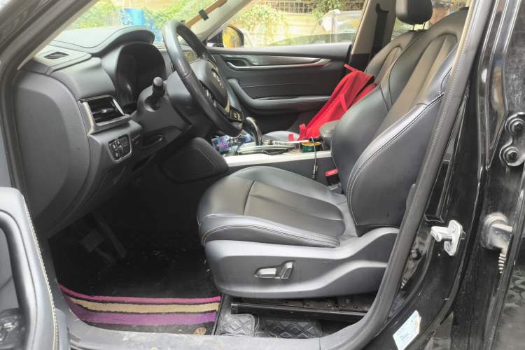 Used Brilliance V7 2018 280T DCT Luxury Model 5 Seats Left Front Seat