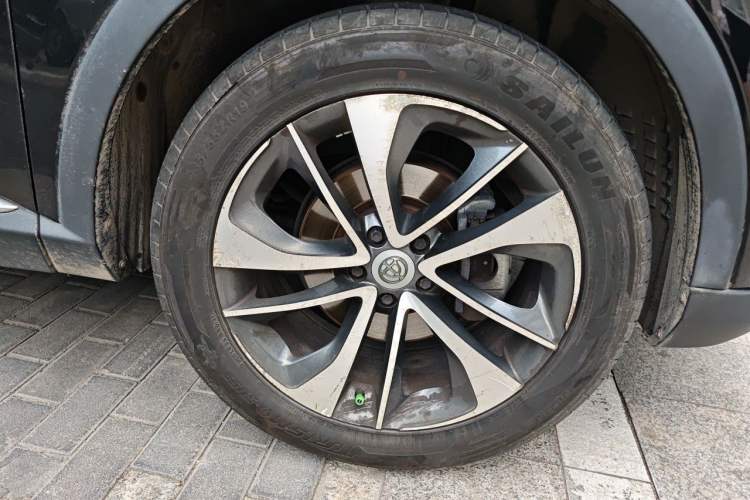 Used Brilliance V7 2018 280T DCT Luxury Model 5 Seats Right Front Wheel Hub
