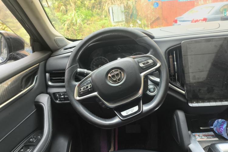 Used Brilliance V7 2018 280T DCT Luxury Model 5 Seats Steering Wheel