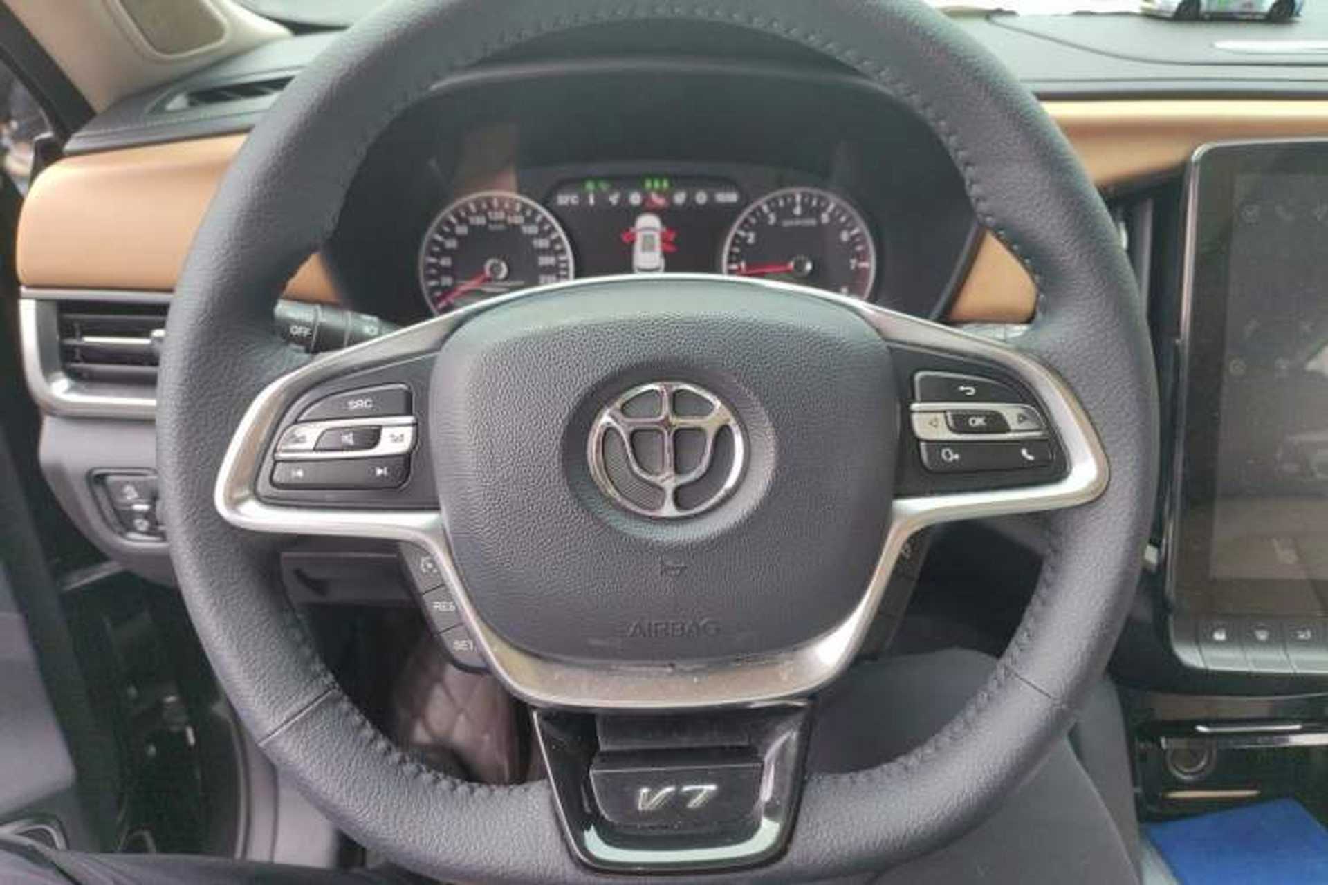 Used Brilliance V7 2018 280T DCT Flagship 7-Seater Steering Wheel