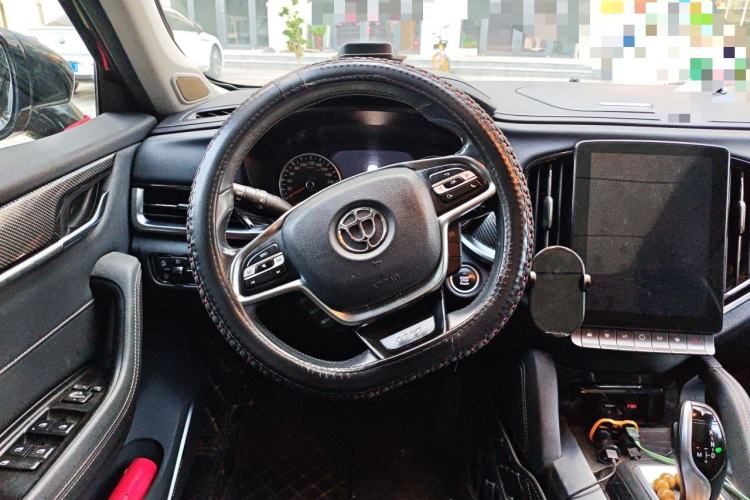 Used Brilliance V7 2018 280T DCT Luxury Model 5 Seats Steering Wheel