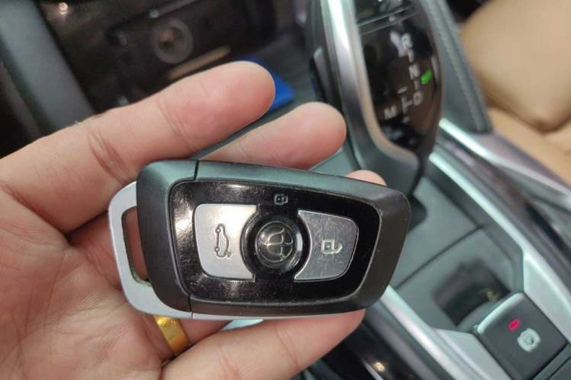 Used Brilliance V7 2018 280T DCT Flagship 7-Seater Vehicle Key