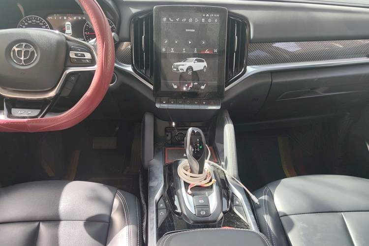 Used Brilliance V7 2018 280T DCT Prestige 5-Seater Audio And AC Panel