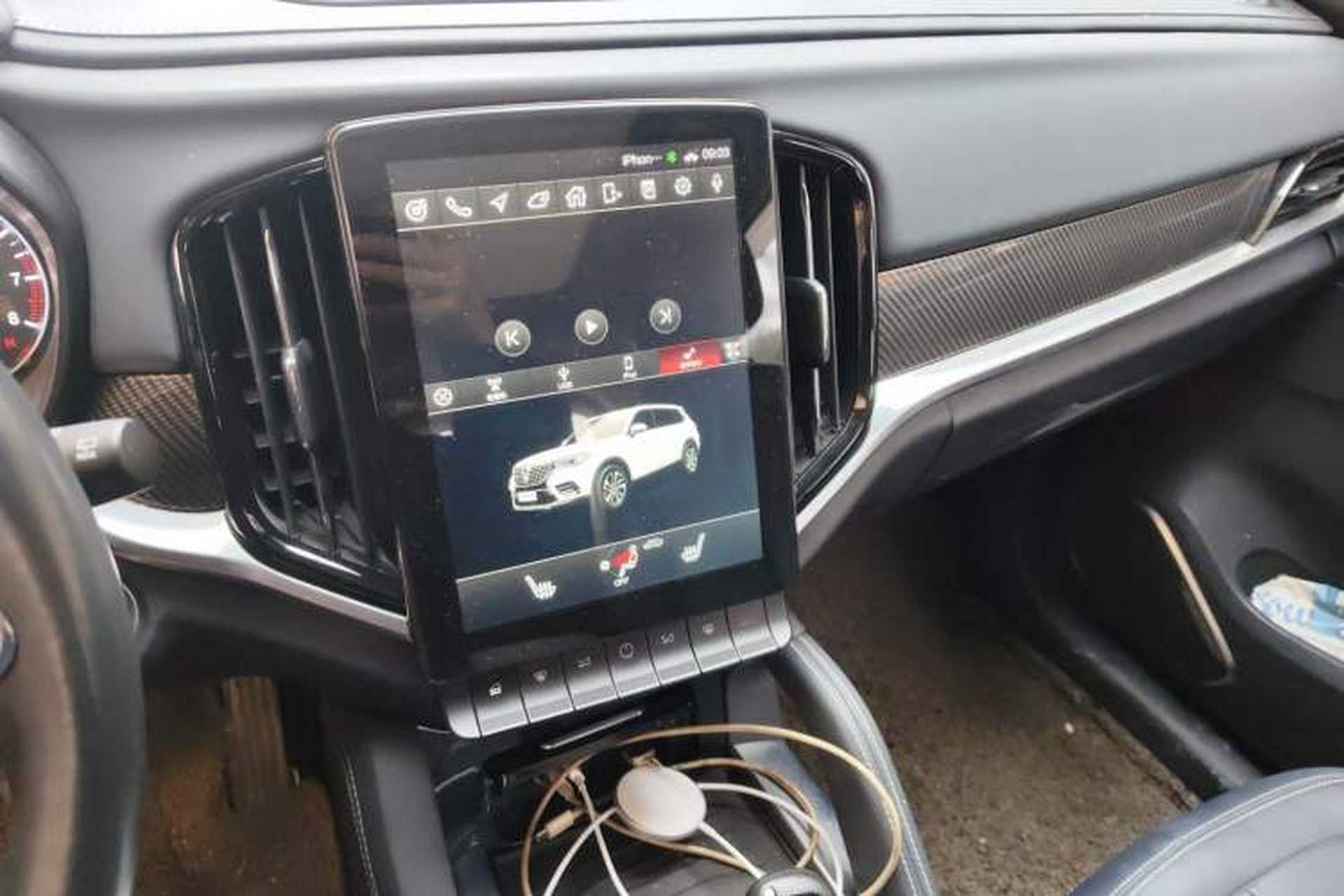 Used Brilliance V7 2018 280T DCT Prestige 5-Seater Audio And AC Panel