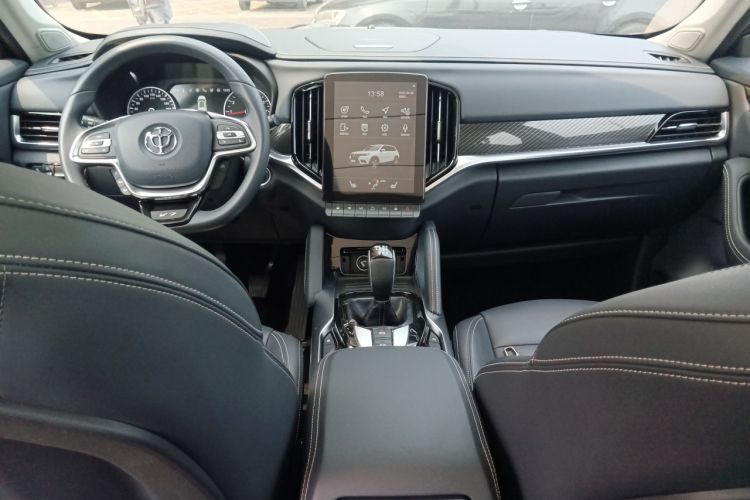 Used Brilliance V7 2018 280T Manual Luxury 5-Seater Center Console