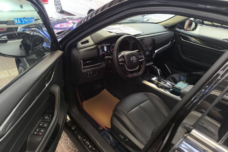Used Brilliance V7 2018 280T DCT Luxury Model 5 Seats Driver Seat