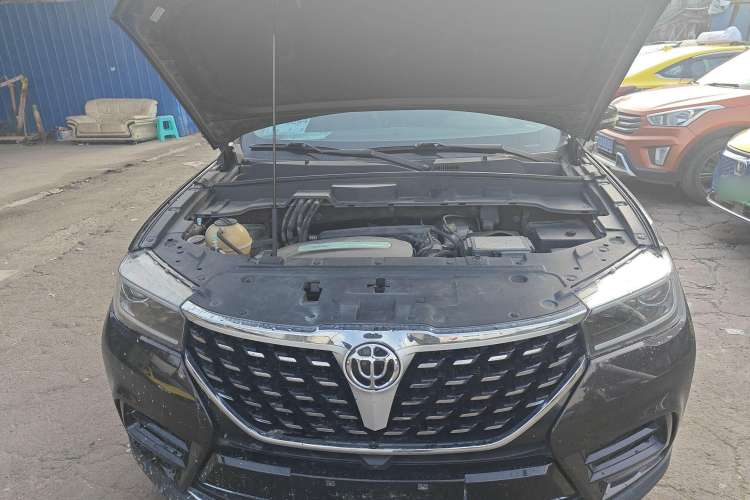 Used Brilliance V7 2018 280T DCT Luxury Model 5 Seats Engine Bay
