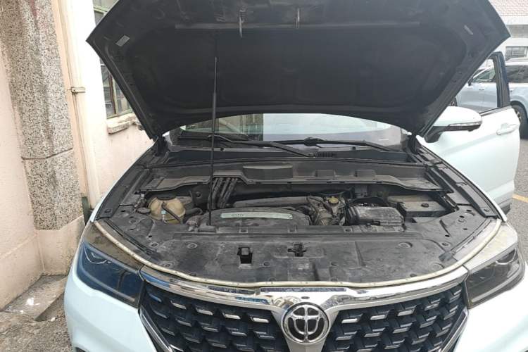 Used Brilliance V7 2018 280T DCT Luxury Model 5 Seats Engine Bay Right
