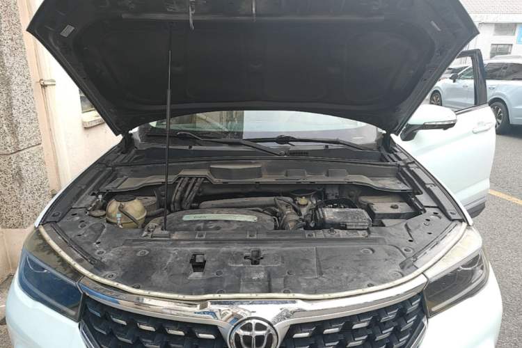 Used Brilliance V7 2018 280T DCT Luxury Model 5 Seats Engine Bay