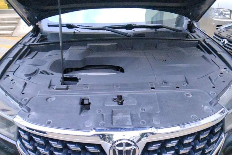 Used Brilliance V7 2018 280T DCT Flagship 5-Seater Engine Bay