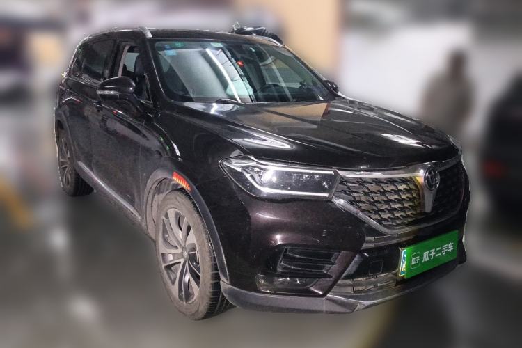 Used Brilliance V7 2018 280T DCT Luxury Model 5 Seats Front Right 45 Deg