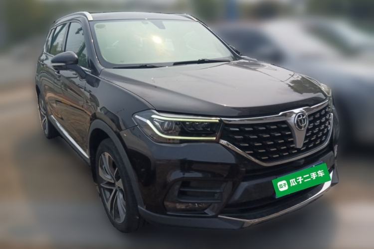 Used Brilliance V7 2018 280T Manual Luxury 5-Seater Front Right 45 Deg