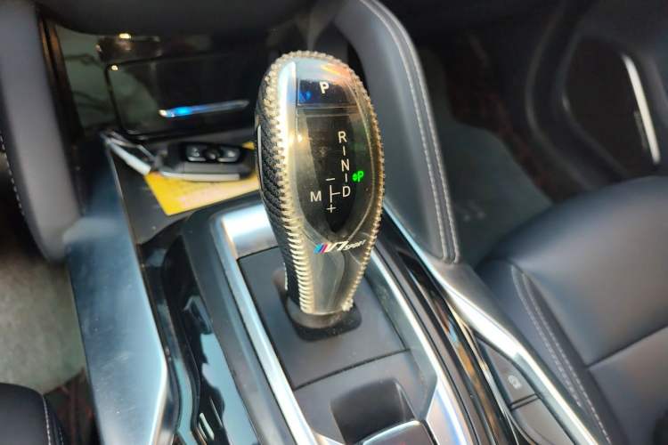 Used Brilliance V7 2018 280T DCT Luxury Model 5 Seats Gear Lever