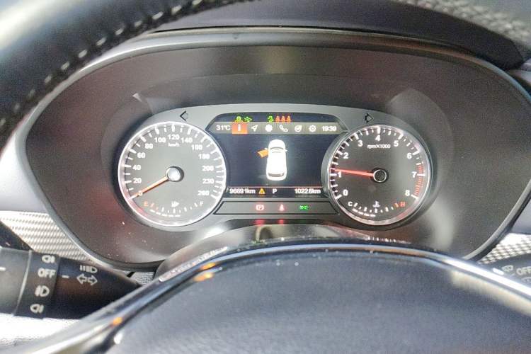 Used Brilliance V7 2018 280T DCT Flagship 5-Seater Instrument Cluster