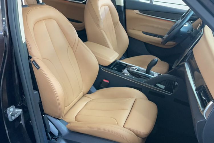 Used Brilliance V7 2018 280T DCT Flagship 7-Seater Interior 10