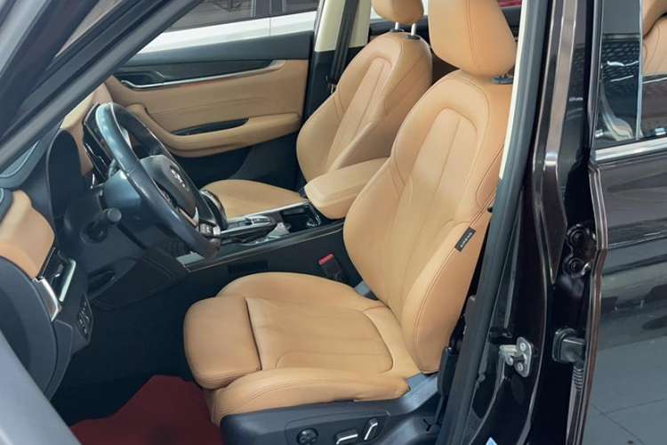 Used Brilliance V7 2018 280T DCT Flagship 7-Seater Interior 6