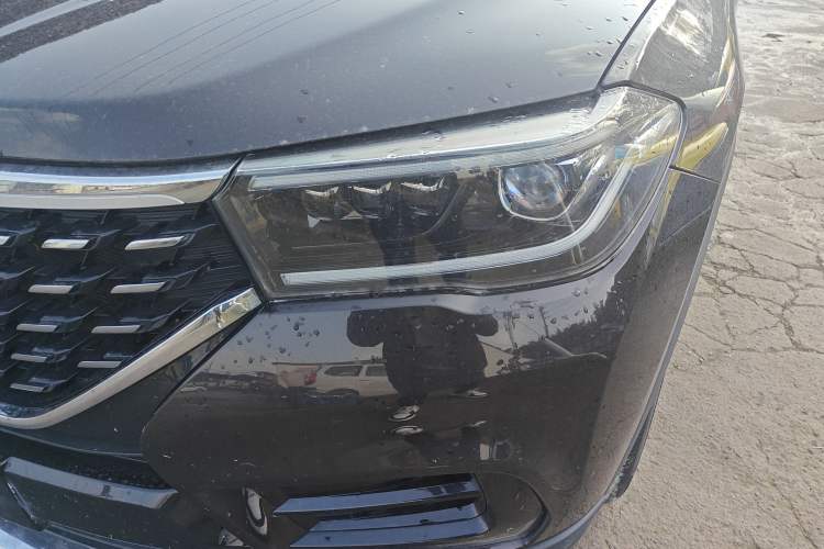Used Brilliance V7 2018 280T DCT Luxury Model 5 Seats Left Front Headlight