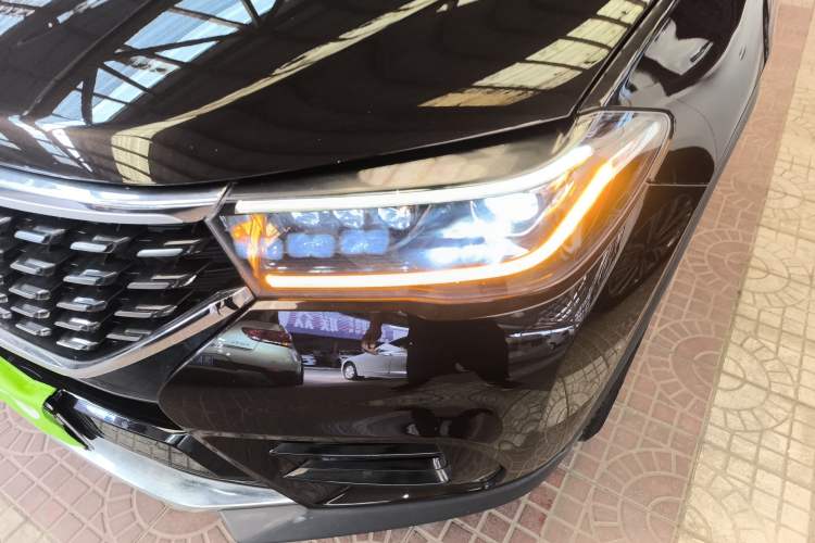 Used Brilliance V7 2018 280T DCT Luxury Model 5 Seats Left Front Headlight