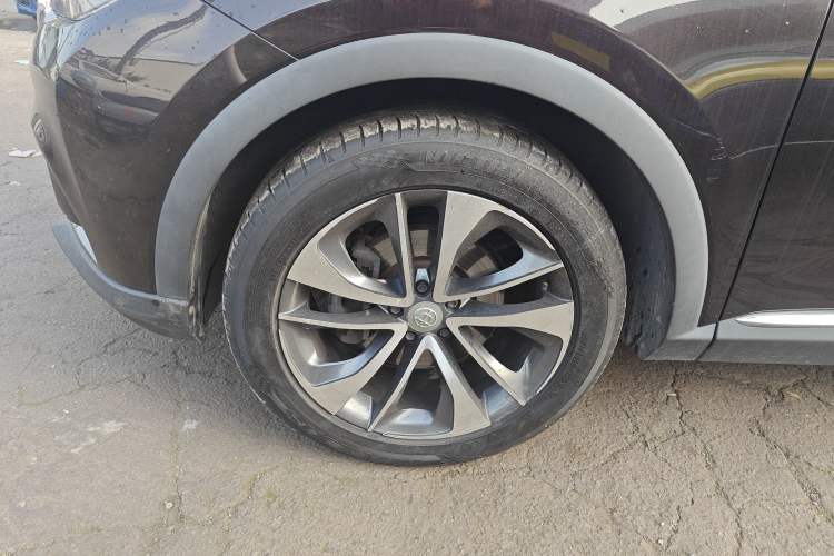 Used Brilliance V7 2018 280T DCT Luxury Model 5 Seats Left Front Wheel Hub