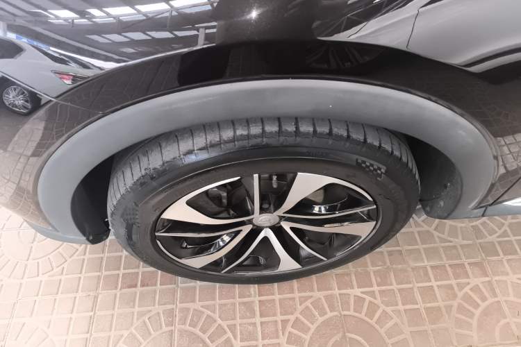 Used Brilliance V7 2018 280T DCT Luxury Model 5 Seats Left Front Wheel Hub