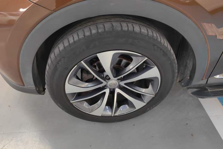 Used Brilliance V7 2018 280T DCT Luxury Model 5 Seats Left Front Wheel Hub