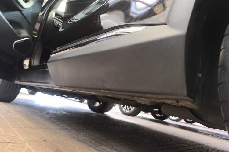 Used Brilliance V7 2018 280T DCT Luxury Model 5 Seats Left Side Sill