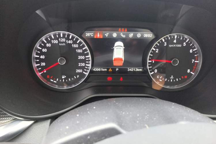 Used Brilliance V7 2018 280T DCT Luxury Model 5 Seats Odometer Close Up