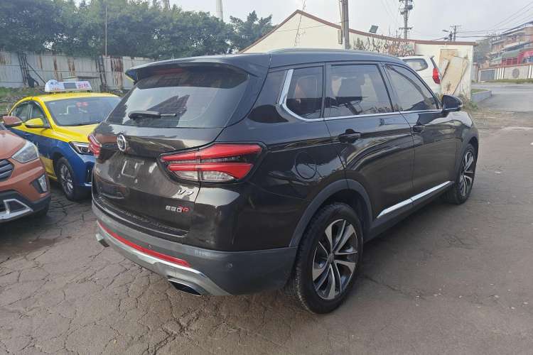 Used Brilliance V7 2018 280T DCT Luxury Model 5 Seats Rear Right 45 Deg