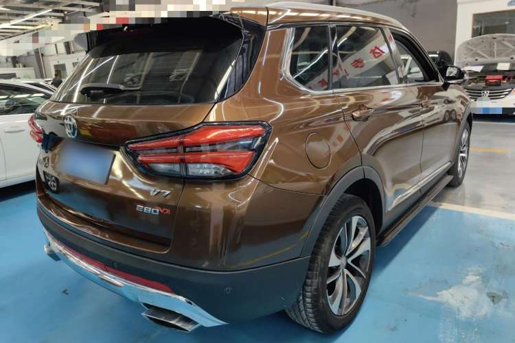 Used Brilliance V7 2018 280T DCT Luxury Model 5 Seats Rear Right 45 Deg