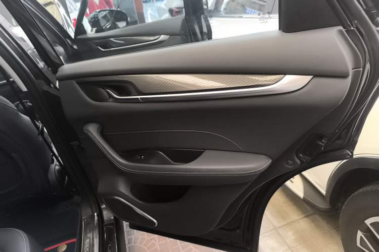 Used Brilliance V7 2018 280T DCT Luxury Model 5 Seats Right Rear Door Interior
