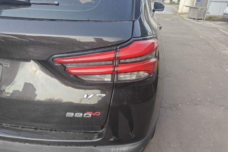 Used Brilliance V7 2018 280T DCT Luxury Model 5 Seats Right Rear Taillight