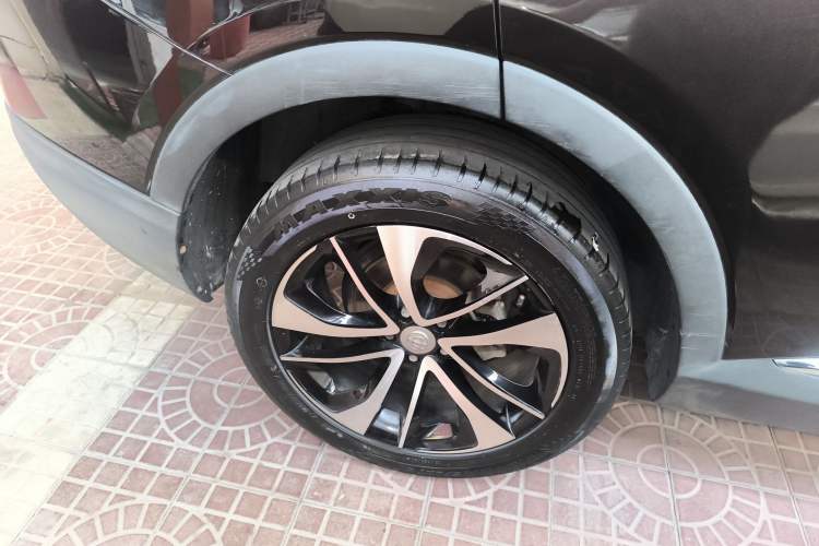 Used Brilliance V7 2018 280T DCT Luxury Model 5 Seats Right Rear Wheel Hub