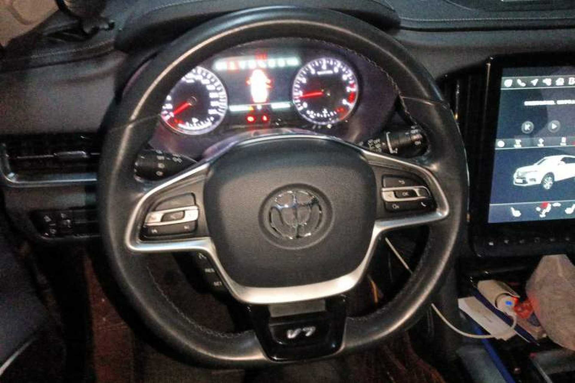 Used Brilliance V7 2018 280T DCT Luxury Model 5 Seats Steering Wheel
